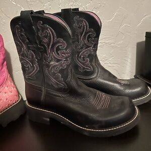 Women’s Ariat Fatbaby boots shoes black pink